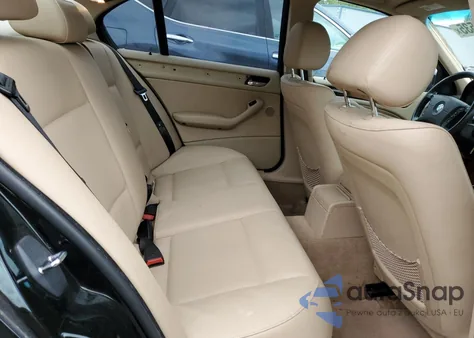 2003 BMW 325 I z USA, uszkodzony, nr VIN WBAET37453NJ33624